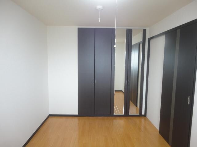 物件内観写真11　(洋室)