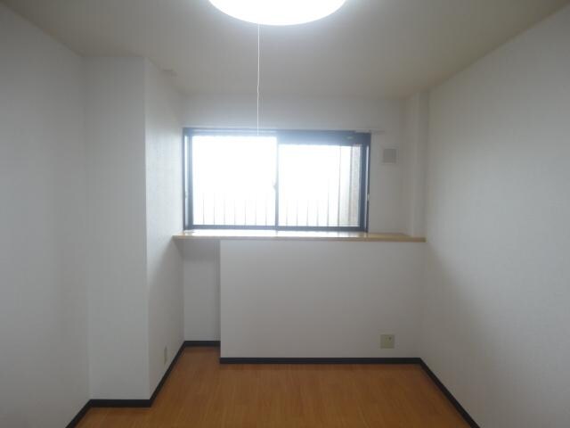 物件内観写真13　(洋室)