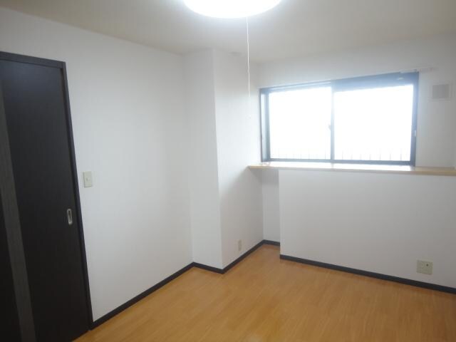 物件内観写真14　(洋室)