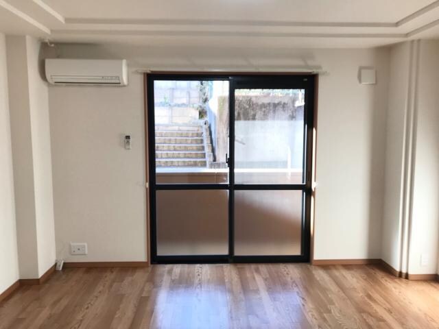 物件内観写真3　(洋室)