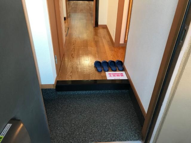 物件内観写真4　(玄関)