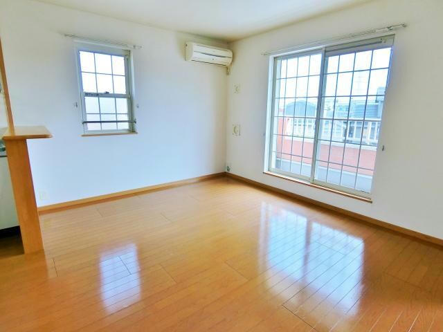 物件内観写真4　(室内写真は別部屋の写真です。)