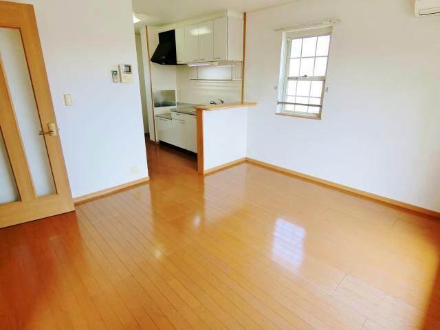 物件内観写真5　(室内写真は別部屋の写真です。)