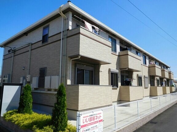 物件外観写真1　(外観もきれいです)