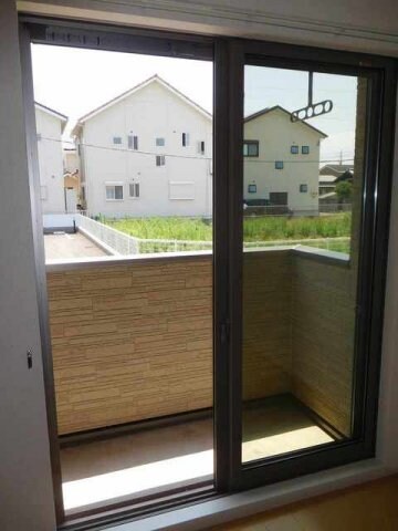 物件内観写真13　(広々としたバルコニーです)