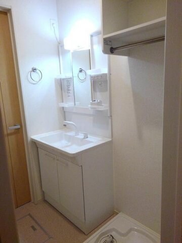 物件内観写真6　(洗面所です)