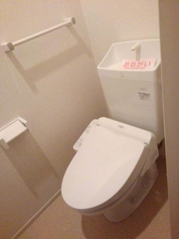 トイレ(ゆったりとした空間のトイレです)