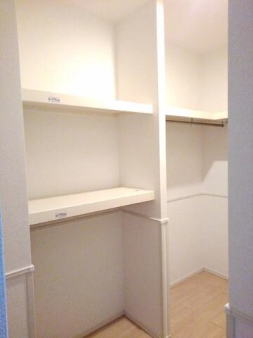 物件内観写真9　(収納があります)