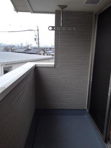 物件内観写真13　(お洗濯にも便利なバルコニー付き)