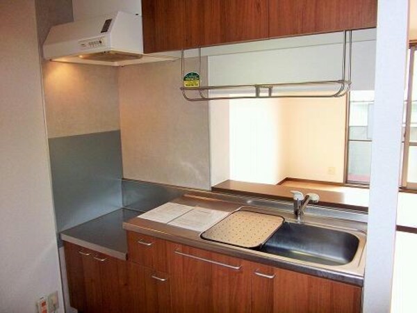 キッチン(室内写真は別部屋の写真です。)