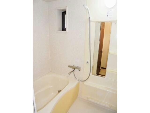 物件内観写真8　(室内写真は別部屋の写真です。)