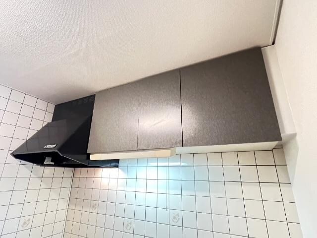 物件内観写真13　(吊り戸棚)