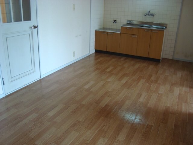 物件内観写真3　(リビング)