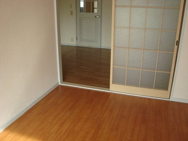 物件内観写真6　(洋室)