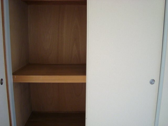 物件内観写真16　(収納（開）)
