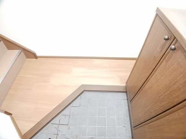 玄関(シンプルで使いやすい玄関です)