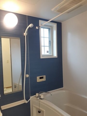 物件内観写真6　(コンパクトで使いやすいお風呂です)