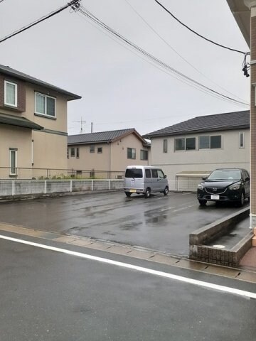物件外観写真2　(カースペースがあります)