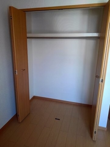 物件内観写真10　(収納スペース豊富です)