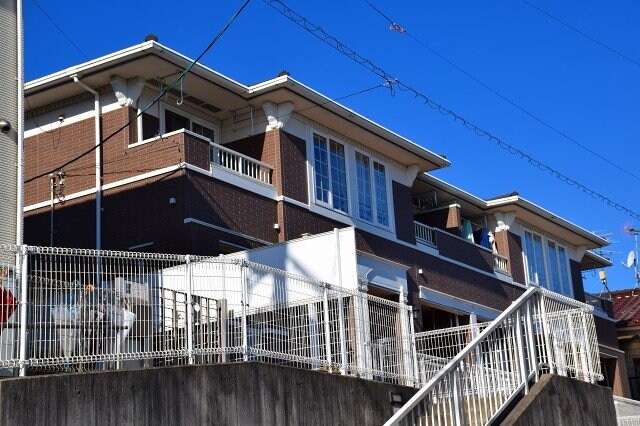 物件外観写真1　(建物外観を気になさる方へ、見た目の良い物件です)