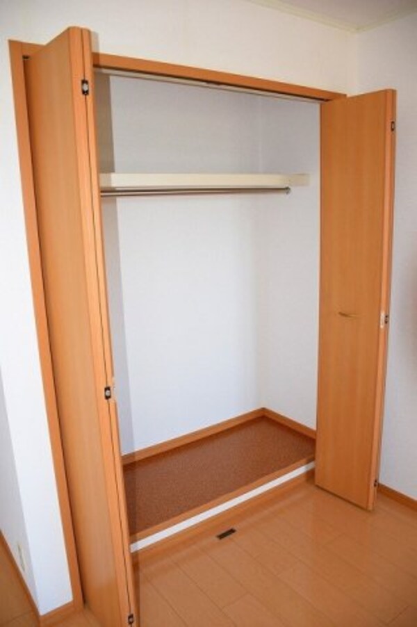 収納(小物を収納するのに便利です)