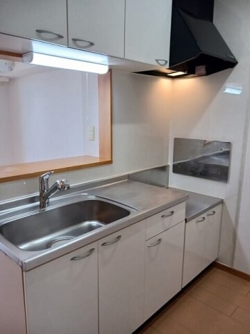 物件内観写真4　(使いやすいキッチンです)