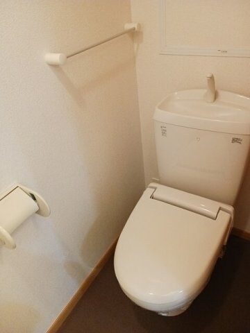 物件内観写真7　(コンパクトで使いやすいトイレです)
