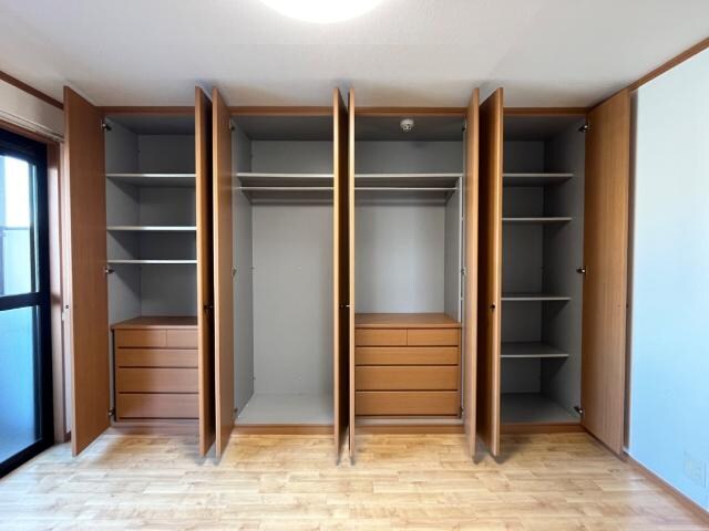 物件内観写真5　(クローゼット)