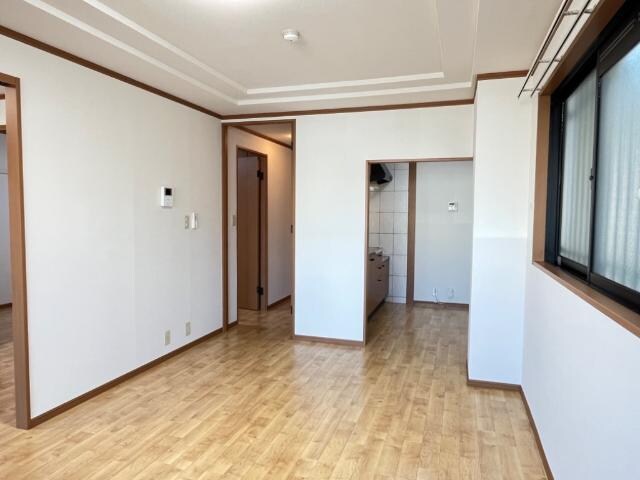 物件内観写真6　(リビング)