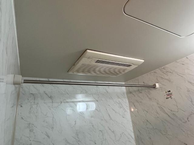 物件内観写真13　(浴室換気乾燥機)