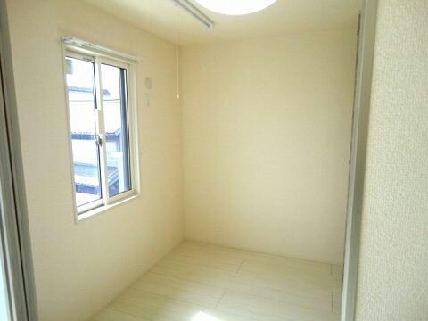 物件内観写真3　(室内写真は別部屋の写真です。)