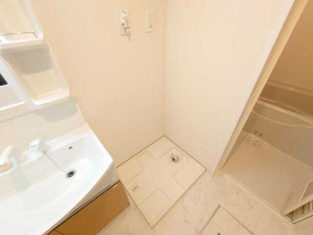 物件内観写真13　(洗濯機置場)