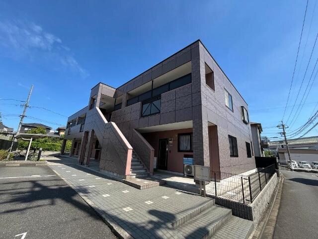 物件外観写真2　(外観写真（昼）)