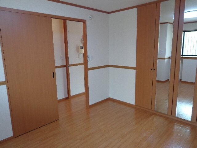 物件内観写真14　(洋室)