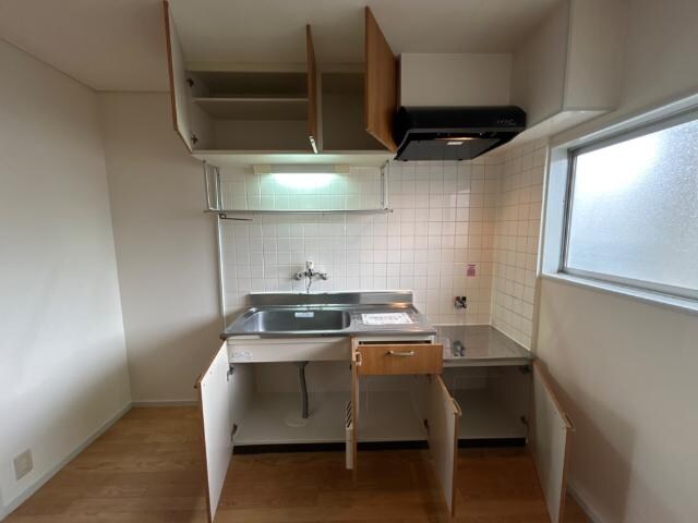 物件内観写真18　(キッチン収納)