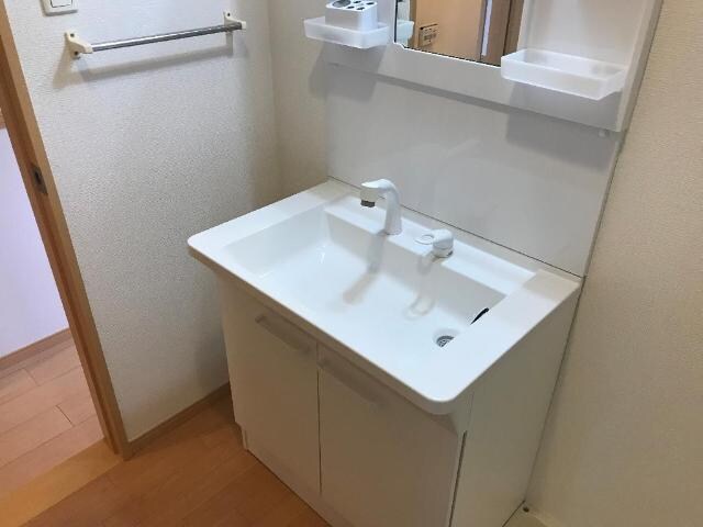 物件内観写真11　(洗髪洗面化粧台)