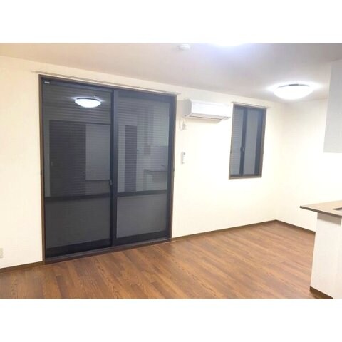 物件内観写真4　(室内写真は別部屋の写真です。)