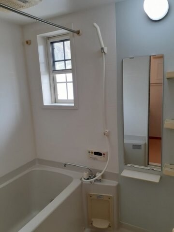 物件内観写真6　(日々の暮らしに欠かせないお風呂です)