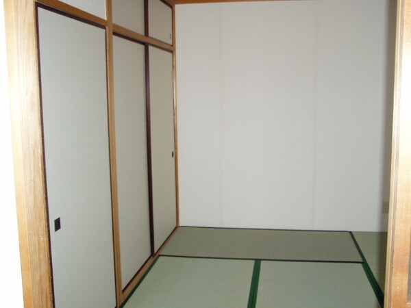 和室(同じマンションの別室写真です。)