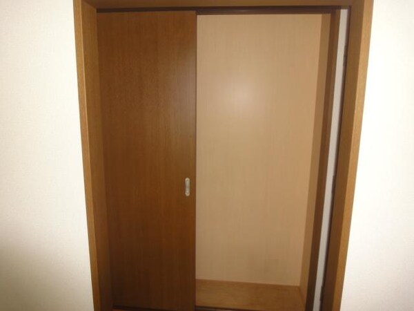 収納(リビング収納(開）)