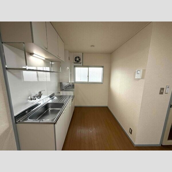 物件内観写真5　(室内写真は別部屋の写真です。)