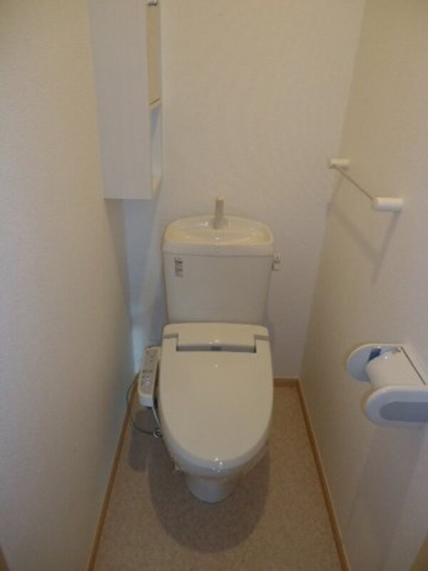 トイレ(コンパクトで使いやすいトイレです)