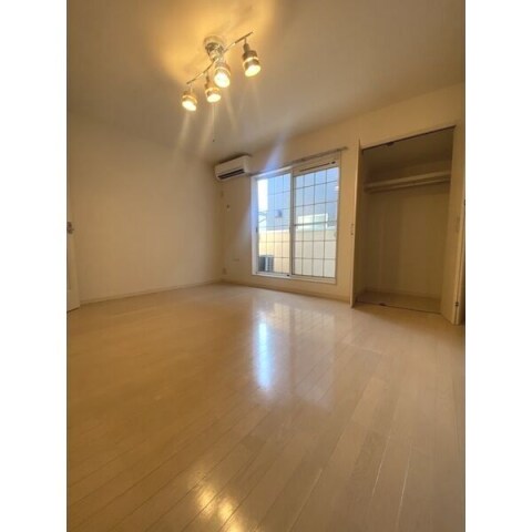 物件内観写真4　(室内写真は別部屋の写真です。)