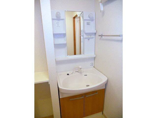 物件内観写真9　(室内写真は別部屋の写真です。)