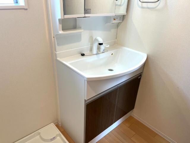 物件内観写真18　(洗髪洗面化粧台)