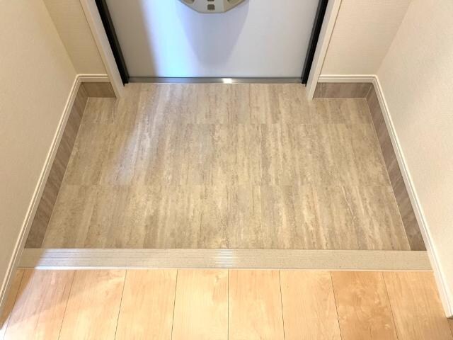 物件内観写真25　(玄関)