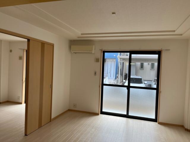 物件内観写真3　(室内)