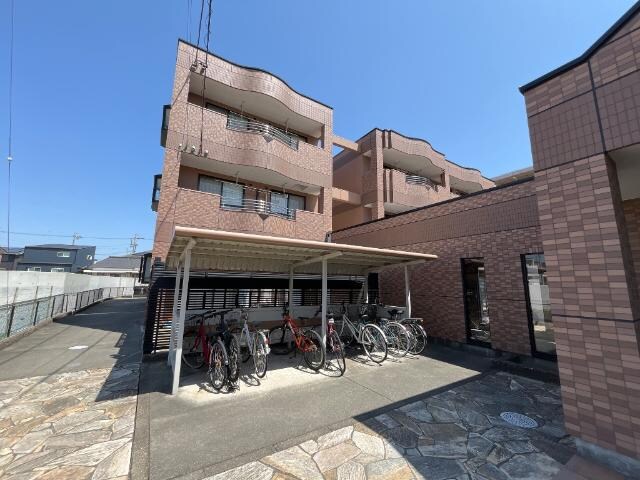 物件外観写真3　(外観写真（昼）)