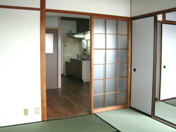 和室(※別部屋のお写真で、現況優先と致します。)