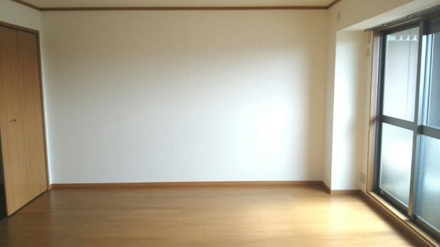 物件内観写真4　(物件の内装です)